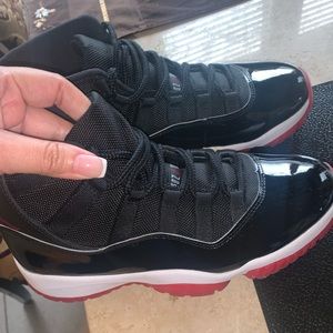 Jordan 11 - Red and black patent leather - Air Jordan bred 11s - men size 8.5